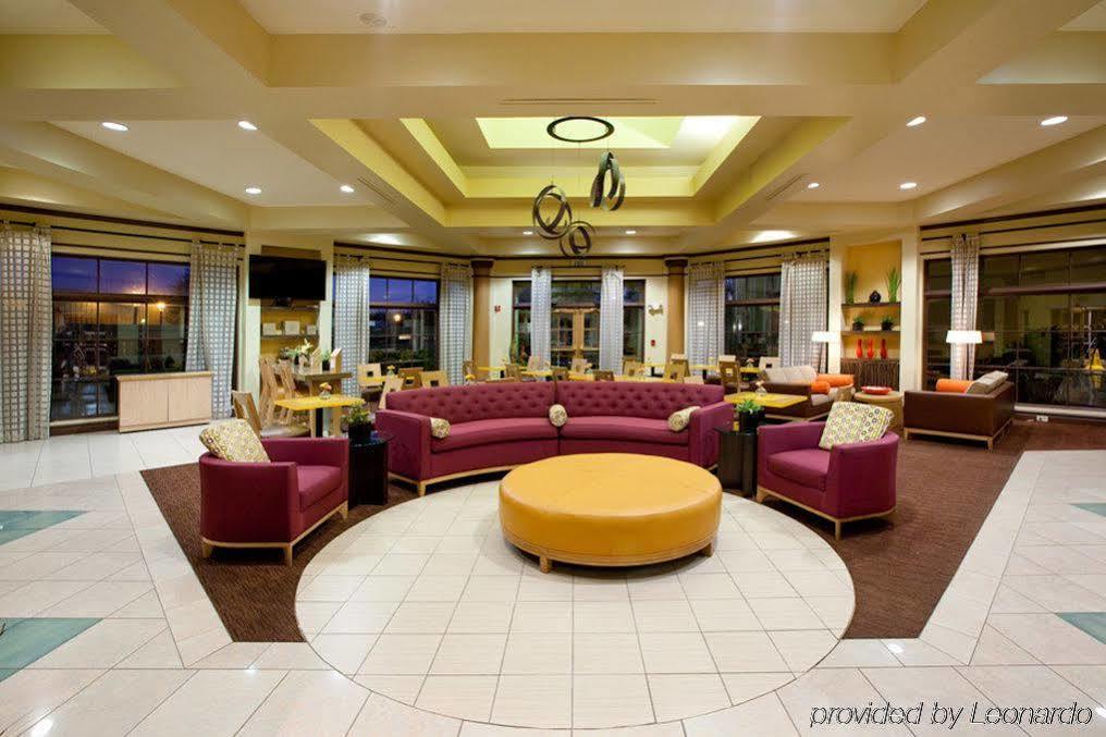 La Quinta By Wyndham Alexandria Airport Hotel Exterior photo